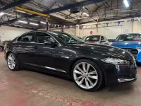 Usado Jaguar XF Portfolio 200 HP (147 kW) 2015 Cinzento Sedan