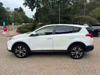 Used Toyota RAV4 124 HP (91 kW) 2015 White SUV