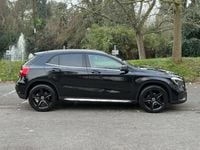 Begagnad Mercedes GLA200 AMG line 2017 Svart SUV