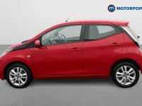 Used Toyota Aygo X-play 69 HP (50 kW) 2017 Red Hatchback