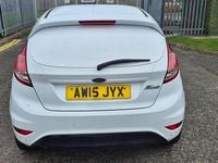 Used Ford Fiesta 75 HP (55 kW) 2015 White Van