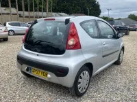 Used Peugeot 107 68 HP (50 kW) 2007 Silver Hatchback