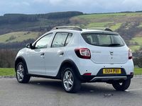 Used Dacia Sandero Lauréate 90 HP (66 kW) 2014 White Hatchback