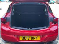 Begagnad Vauxhall Astra SRi 101 HK (74 kW) 2017 Röd Halvkombi