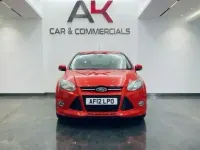 Usado Ford Focus Zetec 125 HP (91 kW) 2012 Vermelho Citadino