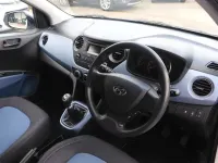 Used Hyundai i10 SE 67 HP (49 kW) 2014 White Hatchback