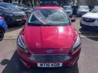 Begagnad Ford Focus Titanium 125 HK (91 kW) 2016 Röd Halvkombi