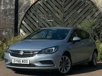 Used Vauxhall Astra Design Edition 105 HP (77 kW) 2017 Hatchback