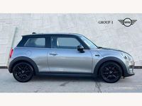 Begagnad Mini Cooper Classic 136 HK (100 kW) 2019 Silver Halvkombi