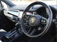 Usado Porsche Macan 261 HP (191 kW) 2023 Cinzento SUV