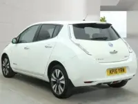 Begagnad Nissan Leaf Tekna 80 kW (109 HK) 2015 Vit Halvkombi