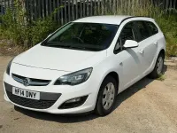 Used Vauxhall Astra 130 HP (95 kW) 2014 White Estate