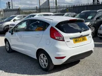 Used Ford Fiesta Titanium 95 HP (69 kW) 2013 White Hatchback