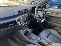 Używany Audi Q3 Black Edition 150 KM (110 kW) 2025 Niebieski SUV