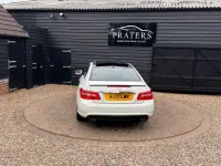 Begagnad Mercedes E350 2010 Vit Sportkupé