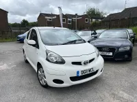 Used Toyota Aygo 68 HP (50 kW) 2011 White Hatchback