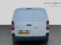 Used Vauxhall Combo 98 kW (134 HP) 2025 White MPV