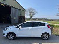 Used Ford Fiesta Zetec 2013 White Hatchback