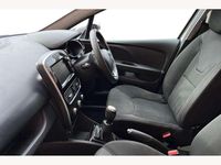 Used Renault Clio IV Iconic 90 HP (66 kW) 2019 White Hatchback