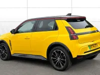 Used Renault R5 Iconic 110 kW (150 HP) 2025 Yellow/black Hatchback
