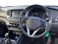 Used Hyundai Tucson SE 132 HP (97 kW) 2018 Red SUV