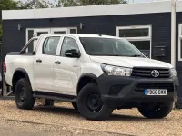 Usado Toyota HiLux Active 150 CV (110 kW) 2017 Blanco Pickup/Camioneta