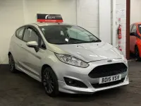 Used Ford Fiesta Zetec 125 HP (91 kW) 2015 Silver Hatchback