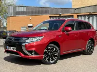 Begagnad Mitsubishi Outlander P-HEV 2018 Röd Kombi