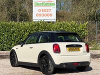 Używany Mini Cooper Hatch 136 KM (100 kW) 2018 Biały Hatchback
