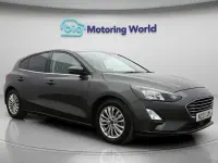 Begagnad Ford Focus Titanium 120 HK (88 kW) 2021 Grå Halvkombi