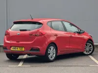Usado Kia Ceed 89 HP (65 kW) 2015 Vermelho Citadino