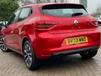 Used Renault Clio Evolution 90 HP (66 kW) 2023 Red Hatchback