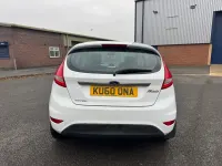 Usado Ford Fiesta Zetec 2010 Branco Citadino