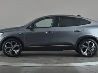 Begagnad Renault Arkana Engineered 142 HK (104 kW) 2023 Grå SUV