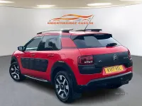 Used Citroën C4 Cactus Flair 98 HP (72 kW) 2017 Red Hatchback