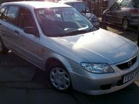 Begagnad Mazda 323 2003 Halvkombi
