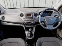 Used Hyundai i10 Premium 66 HP (48 kW) 2018 White Hatchback