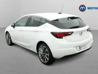Used Vauxhall Astra 150 HP (110 kW) 2019 White Hatchback