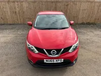Used Nissan Qashqai Acenta 115 HP (84 kW) 2015 Red SUV