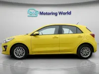 Used Kia Rio 101 HP (74 kW) 2022 Yellow Hatchback