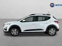 Used Dacia Sandero Comfort 91 HP (66 kW) 2022 White Hatchback