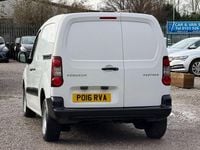 Used Peugeot Partner S 92 HP (67 kW) 2016 White MPV