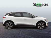 Begagnad Renault Megane E-Tech Iconic 161 kW (220 HK) 2023 Vit Halvkombi