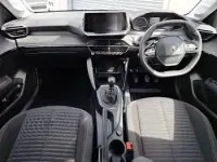 Used Peugeot 208 Active+ 100 HP (73 kW) 2023 Yellow Hatchback