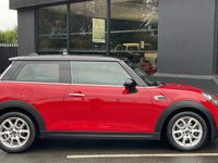 Used Mini Cooper Hatch 134 HP (98 kW) 2018 Red Hatchback
