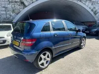 Used Mercedes B180 2011 Blue Hatchback