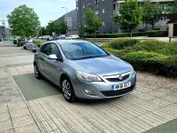Second-hand Vauxhall Astra 2011 Argintiu Hatchback