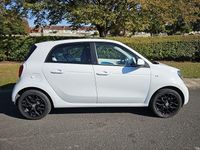 Used Smart ForFour Premium 71 HP (52 kW) 2016 White Hatchback