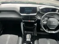 Używany Peugeot e-2008 GT 98 kW (134 KM) 2023 Niebieski SUV