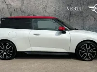 Used Mini Cooper SE Hatch 158 kW (215 HP) 2024 White Hatchback